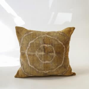 shibori bayeta cushion